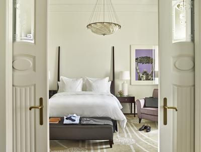 Chain Bridge Suite