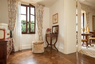 Deluxe Executive Suite