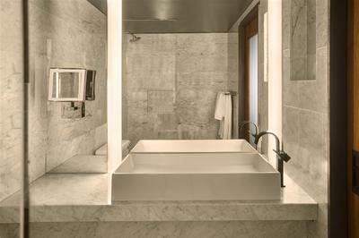 Guestroom Bathroom