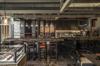 The Lounge & Bar