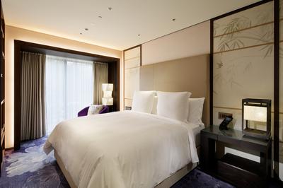 Four Seasons Executive Suite