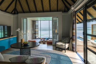Sunrise Family Water Villa with Pool