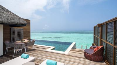 Sunrise Family Water Villa with Pool