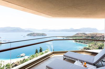 Executive Sea View Suit
