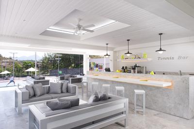 Tennis Bar