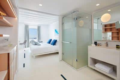 True Blue With Outdoor Jacuzzi