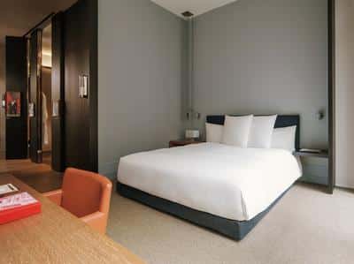 1 King Bed