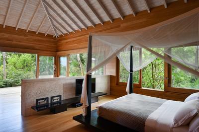 Point House