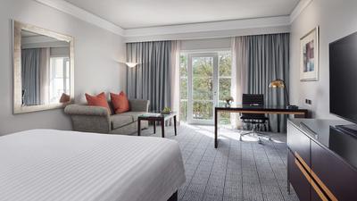 1 King Bed Deluxe