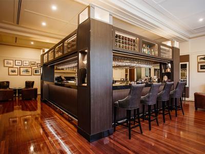 Speaker's Corner Bar