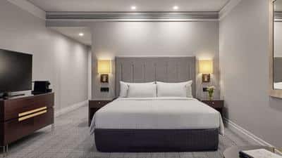 1 King Bed