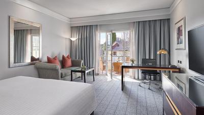 1 King Bed with Balcony