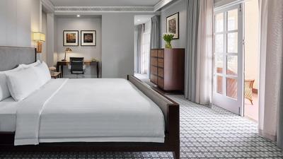 1 King Bed Heritage with Balcony