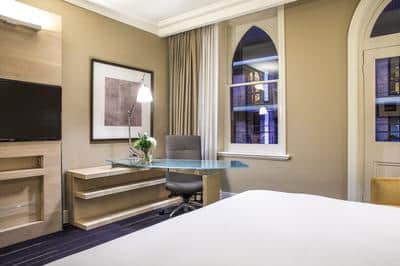 1 King Bed Premium