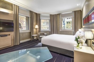 1 King Bed Premium Collins St View