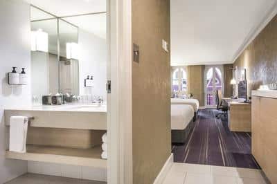 2 Double Beds Classic Lounge Access