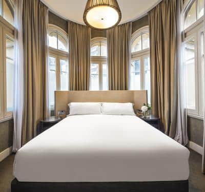 1 King 1 Bedroom Signature Suite