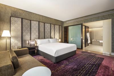 1 King Bed 1 Bedroom Iconic Suite