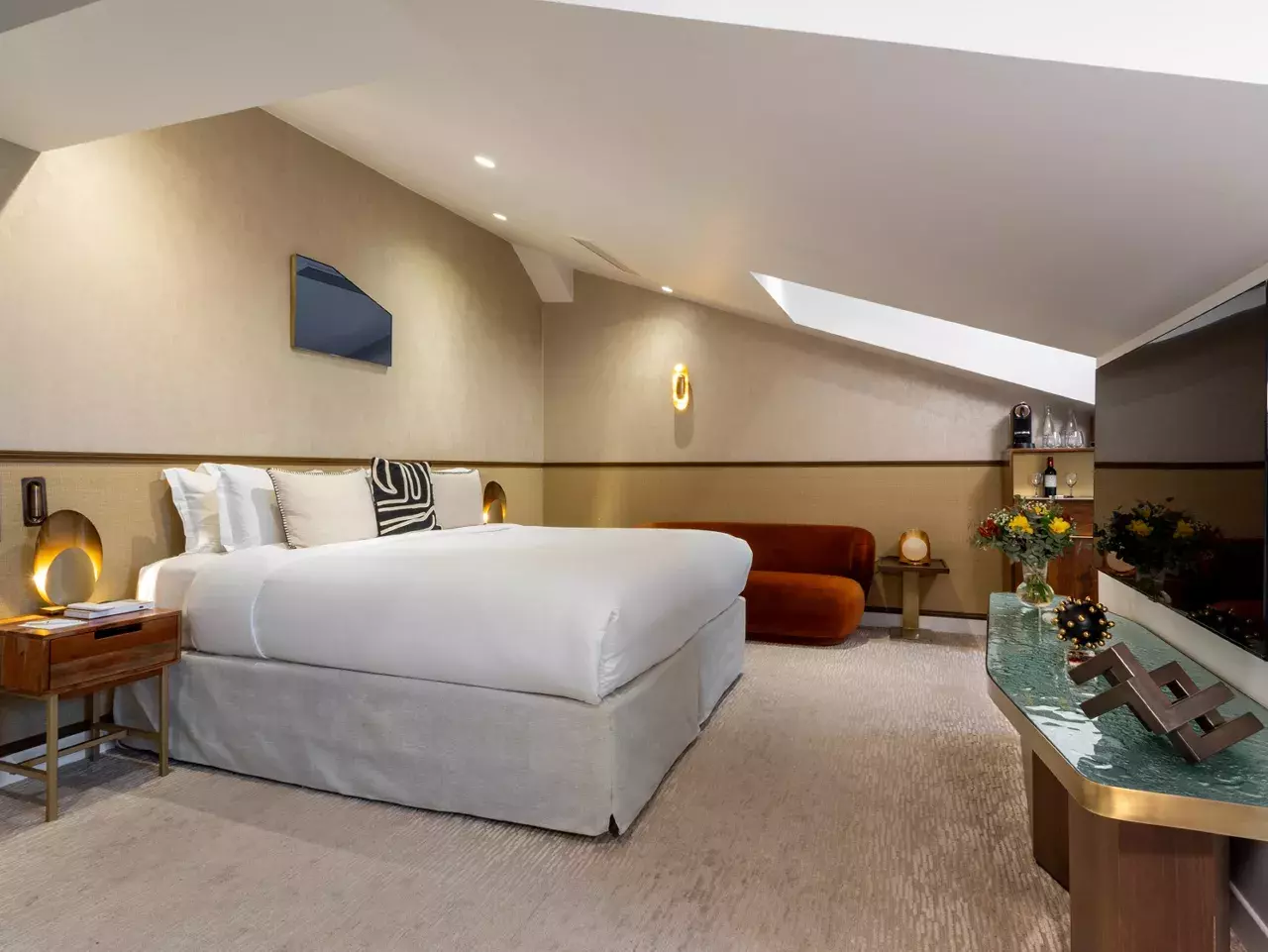 1 King Junior Suite Eiffel Tower View