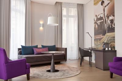 1 Queen Bed 1 Bedroom Suite Sofa Bed