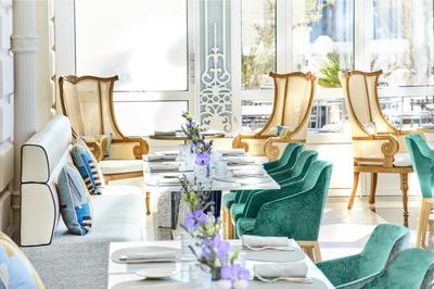Riviera Restaurant