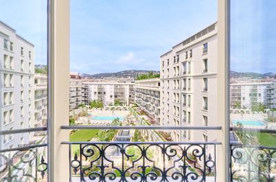 Classic Garden View
