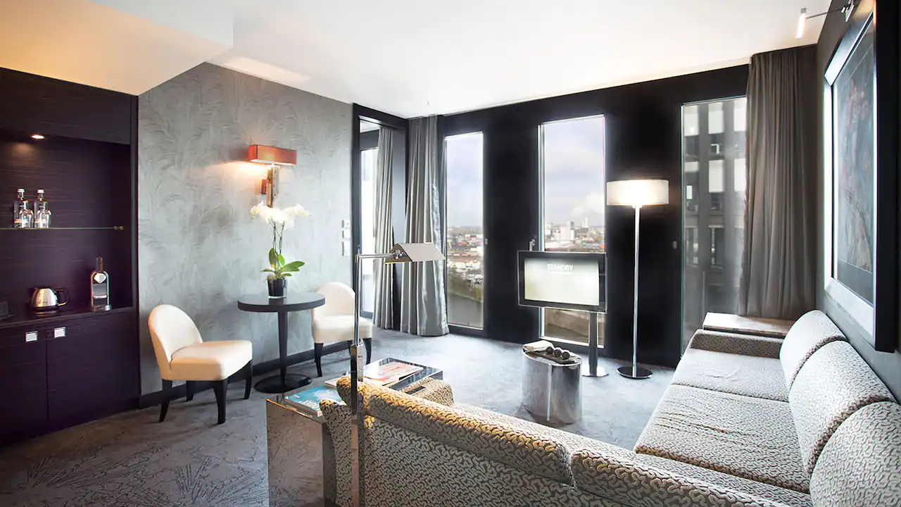 Regency Suite King
