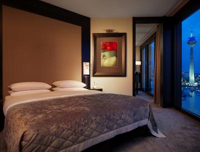 Regency Suite King