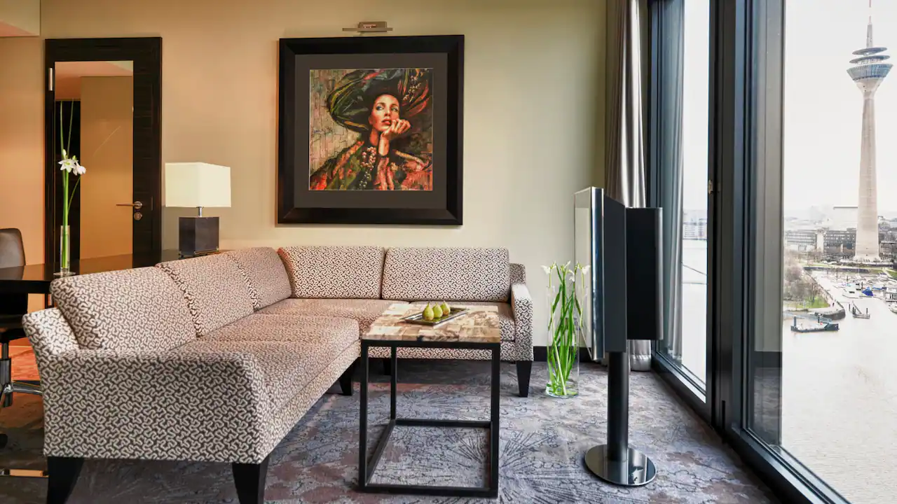 Regency Suite King
