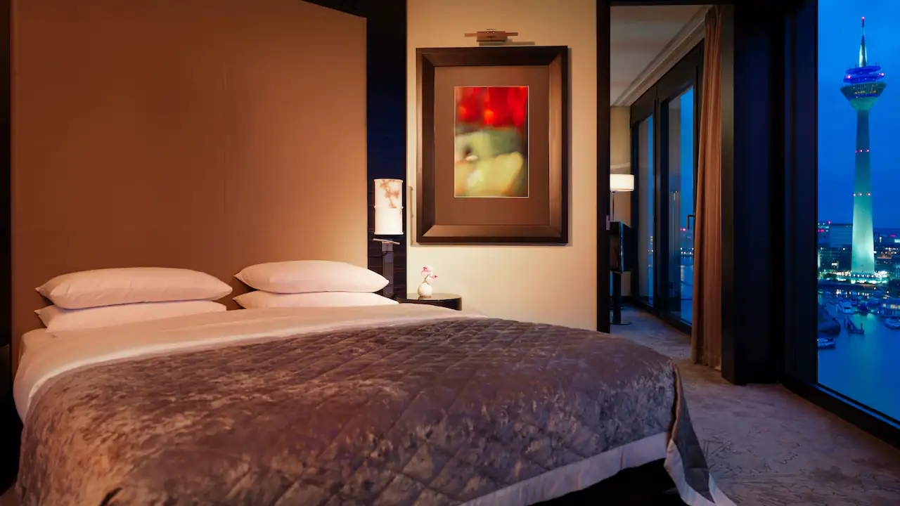 Regency Suite King