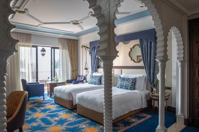 Arabian Club Room