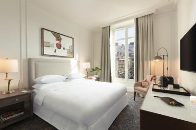 1 King Bed Deluxe
