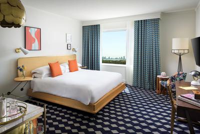 1 King Bed