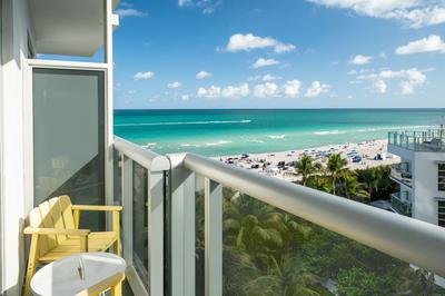 2 Queen Beds Ocean View with Balcony