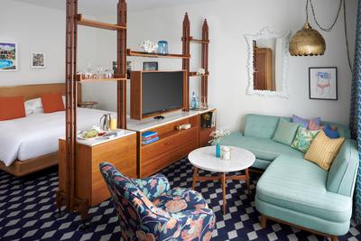 1 King Bed Deluxe