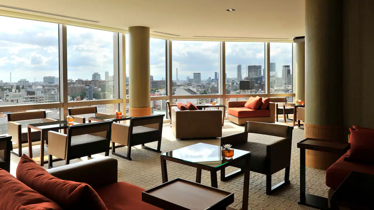 Grand Club Lounge