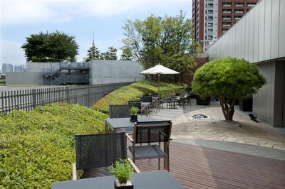 Grand Club Lounge - Terrace Area