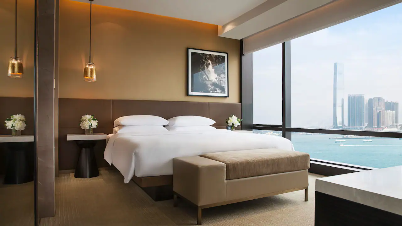 Grand Executive Harbour Suite