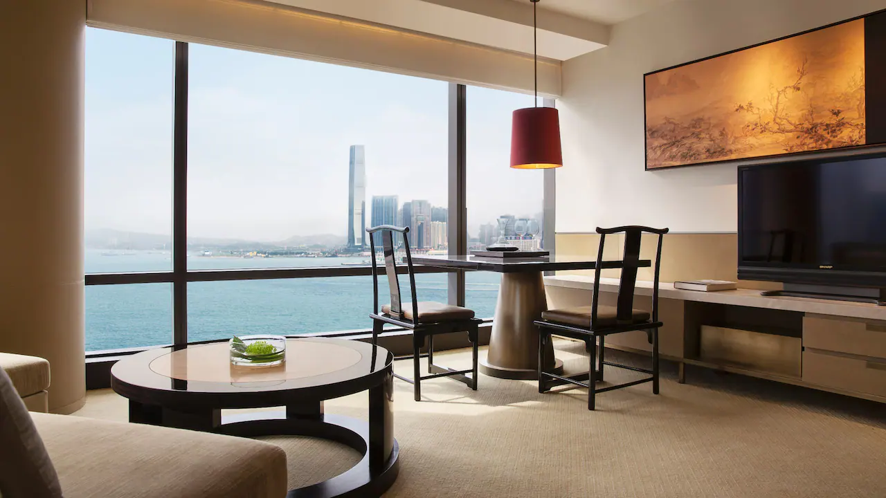 Grand Executive Harbour Suite