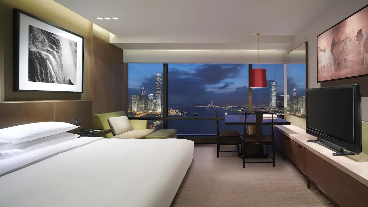 1 King Bed Harbour View with Club Access