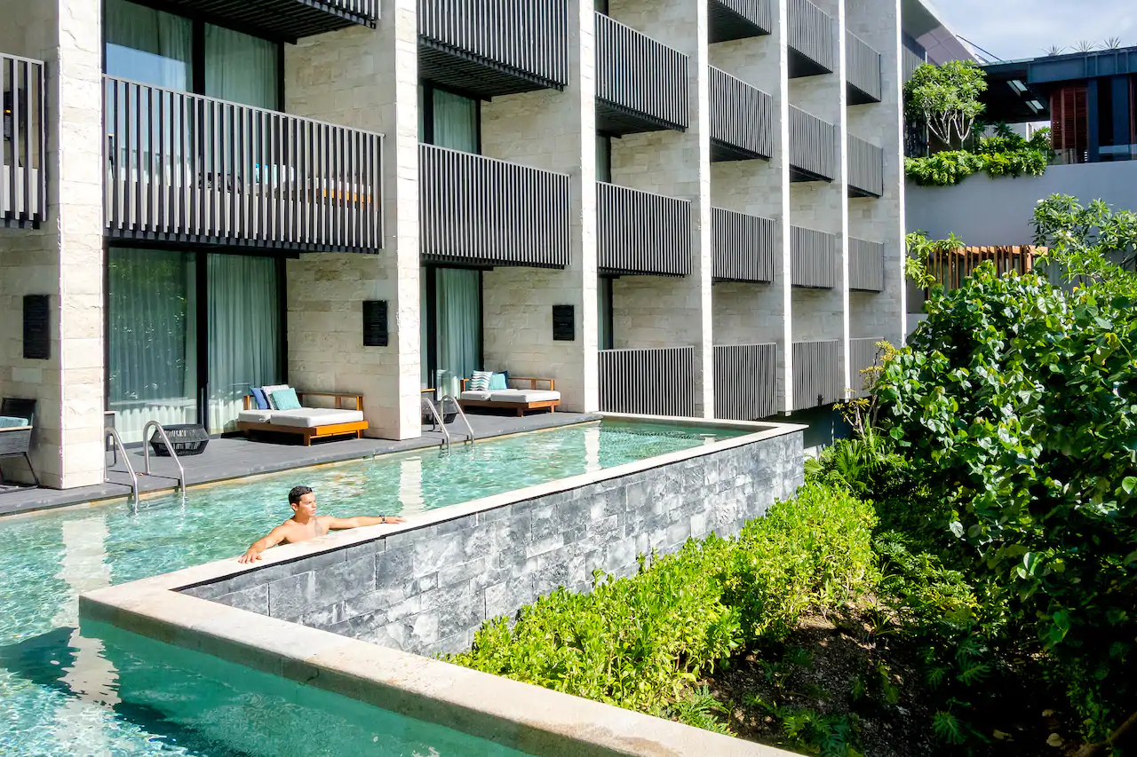 Swim Up King Bedroom & Club Access
