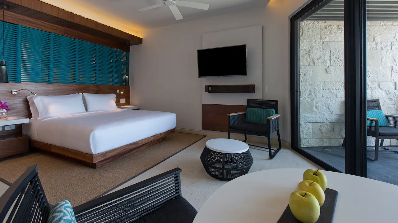Swim Up King Bedroom & Club Access