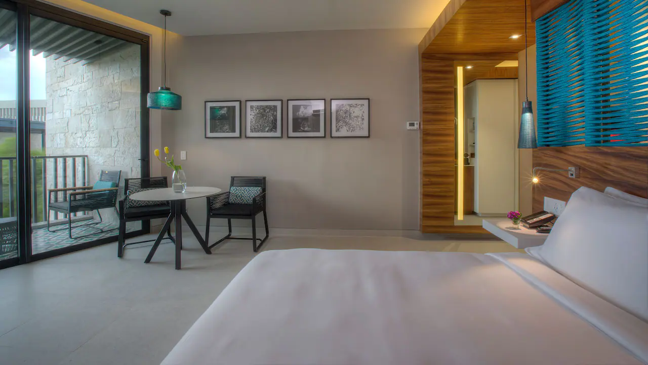 King Bed with Partial Ocean View & Club Access
