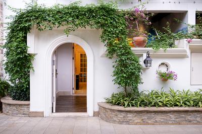 1 Bedroom Suite Courtyard View