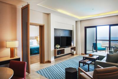 1 King 1 Bedroom Suite Ocean View Club Access