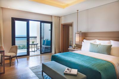 1 King Deluxe Suite Oceanfront