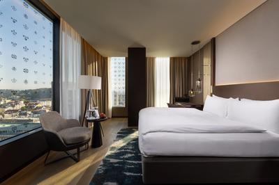 1 King Bed Club Intercon High Floor
