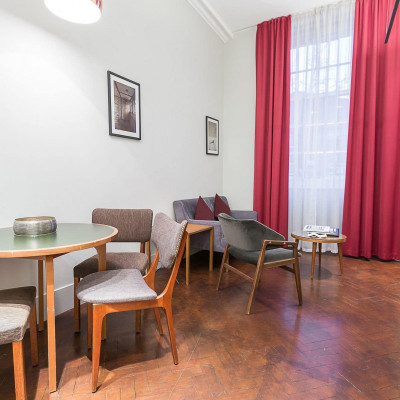 Town Hall Hotel image