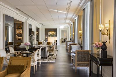 Club Lounge