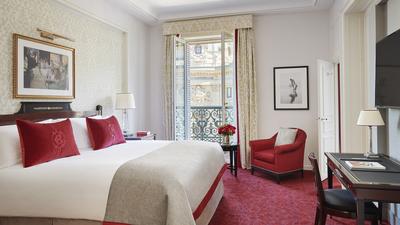 1 King Bed Premium Opera View